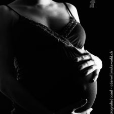 Schwangerschaft und Babybauch | Fotoshooting by maksworld fotografie Basel/Oberwil (Fotograf: Marcel König)